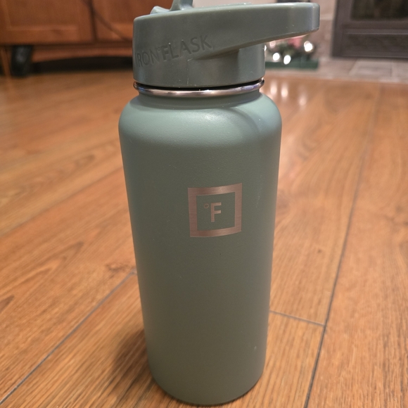 Iron Flask Other - Iron Flask 32oz Water Bottle